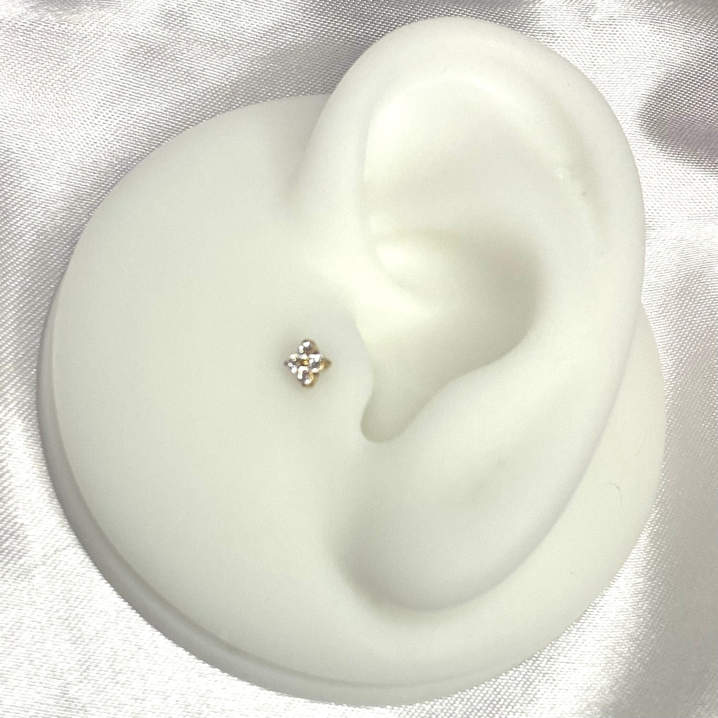 piercing conch piercing tragus piercing helix piercing daith luxe bracelet acier inoxydable bijoux tendances piercing oreille collier argent joaillerie or